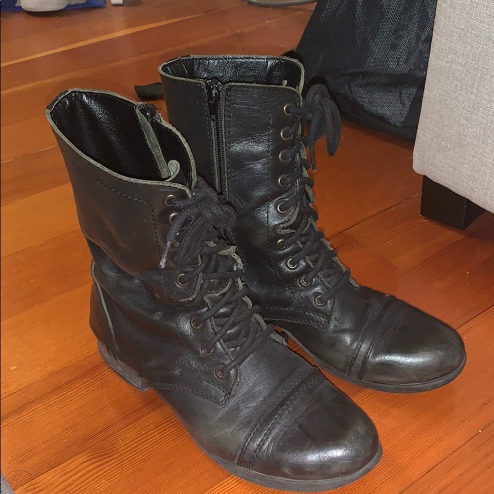 Troopa black leather steve madden boots